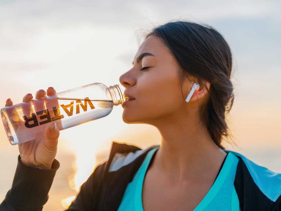 Cómo influye la hidratación en la salud de encías y dientes