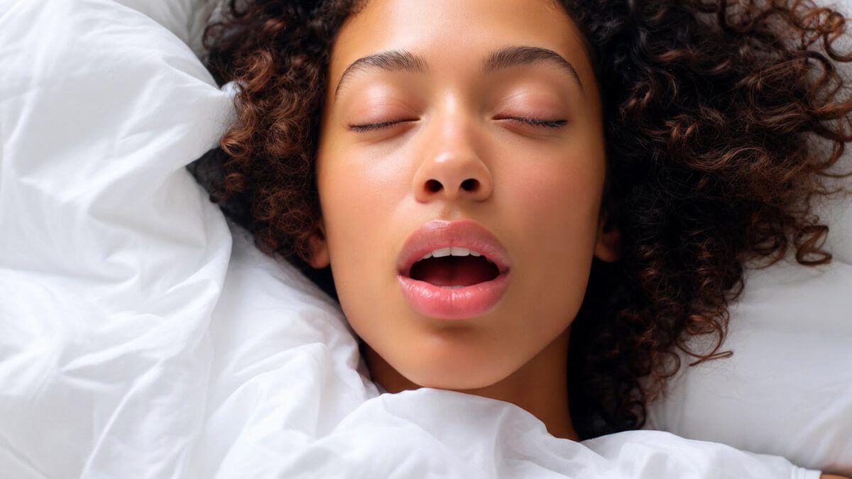 Dormir con la Boca Abierta: Efectos en tu Salud Bucal